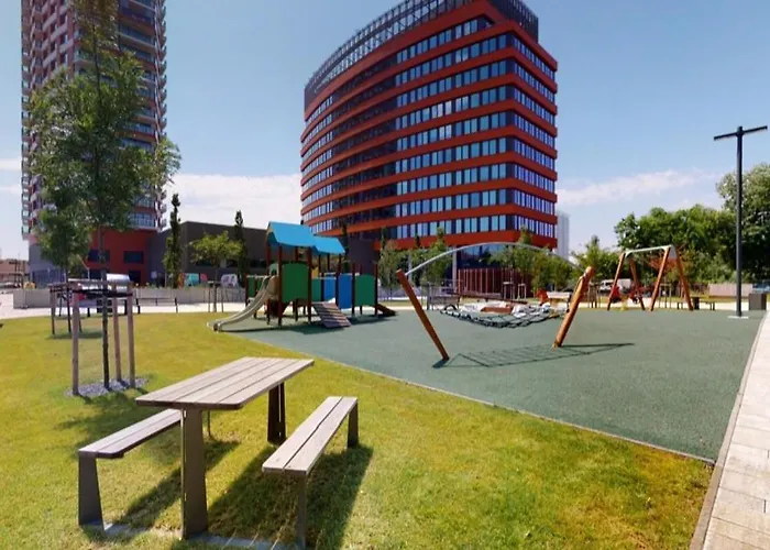 New Downtown Couple Minute From The Old Town