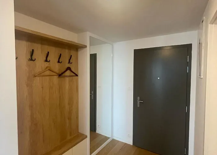 New Downtown Couple Minute From The Old Town Apartman